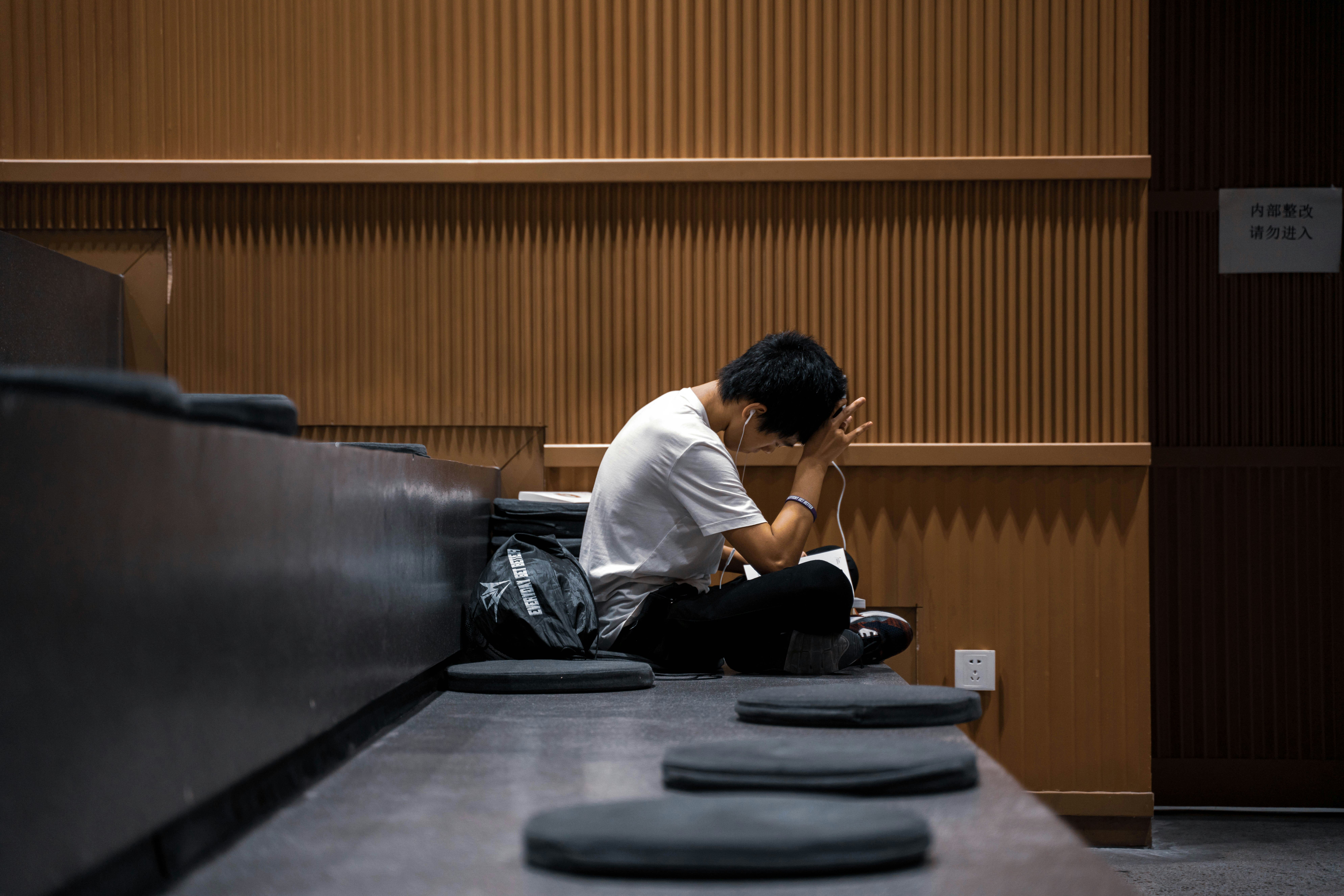 Nganggur Itu Nggak Cuma Soal Dompet Kosong, Tapi Kepala yang Makin Penuh